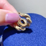 Artemies Romance: Shiny Hoop Earrings - Image 3