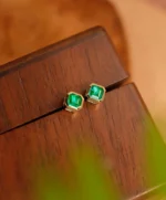 Artemies Emerald Grace: Classic Stud Earrings - Image 4
