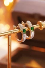 Artemies Vintage: Emerald Diamond Hoop Earrings - Image 4