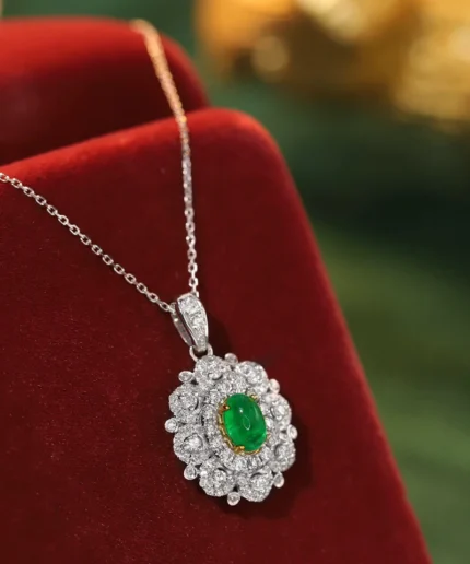 Luxurious White & Yellow Gold Emerald Necklace