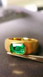 Yellow Gold Vintage Natural Emerald Diamond Ring - Image 4
