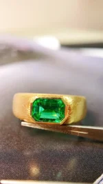 Yellow Gold Vintage Natural Emerald Diamond Ring - Image 3