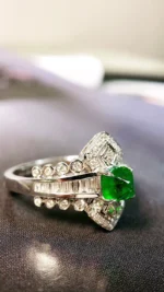 Elegant White Gold Emerald and Diamond Ring - Image 3