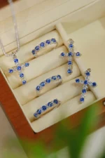 Fashionable Gold Natural Sapphire Wedding Band - Image 3