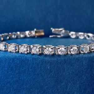 Gold Diamond Bracelet with Classic Luxury Design