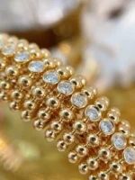 Elegant Yellow 18K Gold Diamond Bangle - Image 4