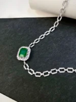 Elegant White 18K Gold Necklace with Natural Emerald - Image 3