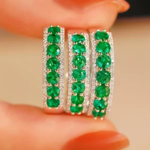 Luxury White Gold Emerald Ring with Natural Diamond