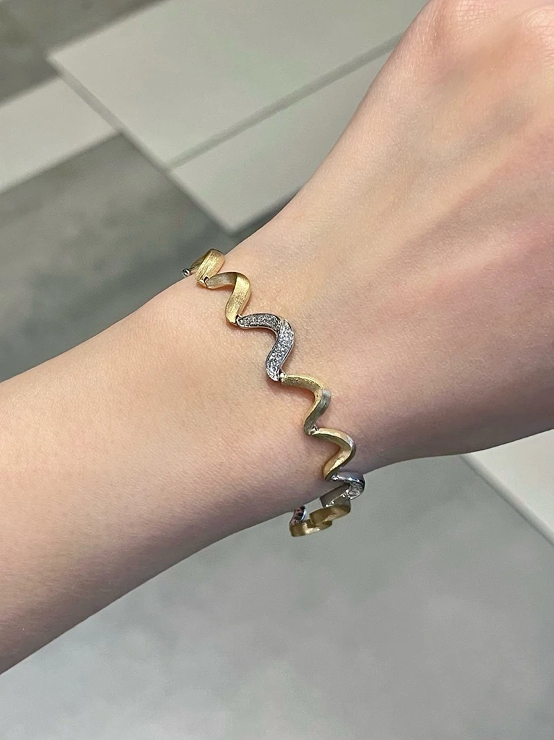 18k-gold-wave-bracelet-natural-diamond 18k-gold-wave-bracelet-natural-diamond