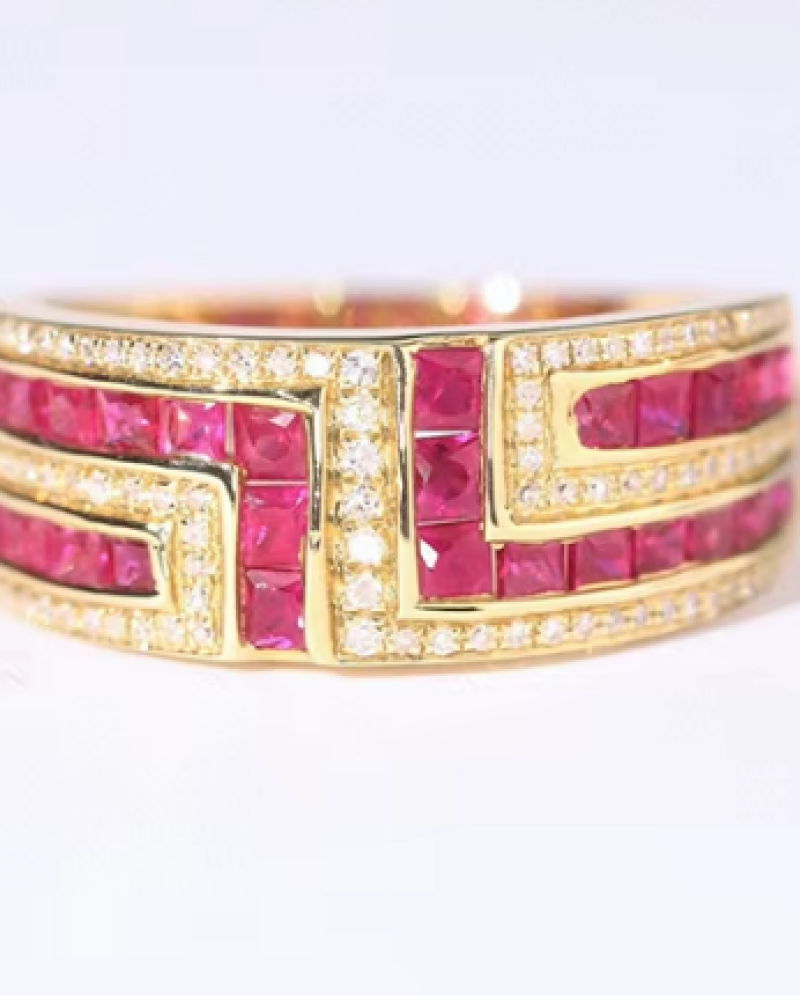 Elegant Yellow Gold Ruby & Diamond Ring